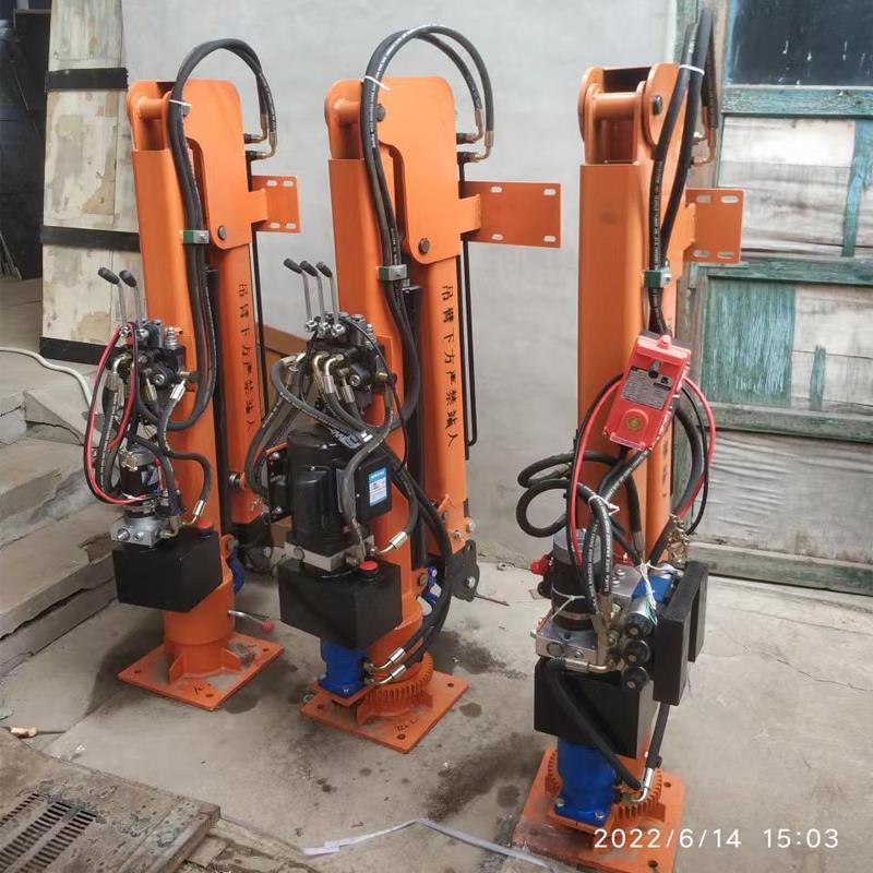 哈巴河县重汽蓝牌随车吊 3.2吨 国六动力强 液压驱动 农用自卸起重机